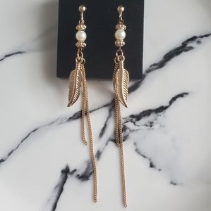 ❤️Last one❤️ Feather Charm Earrings(clips)